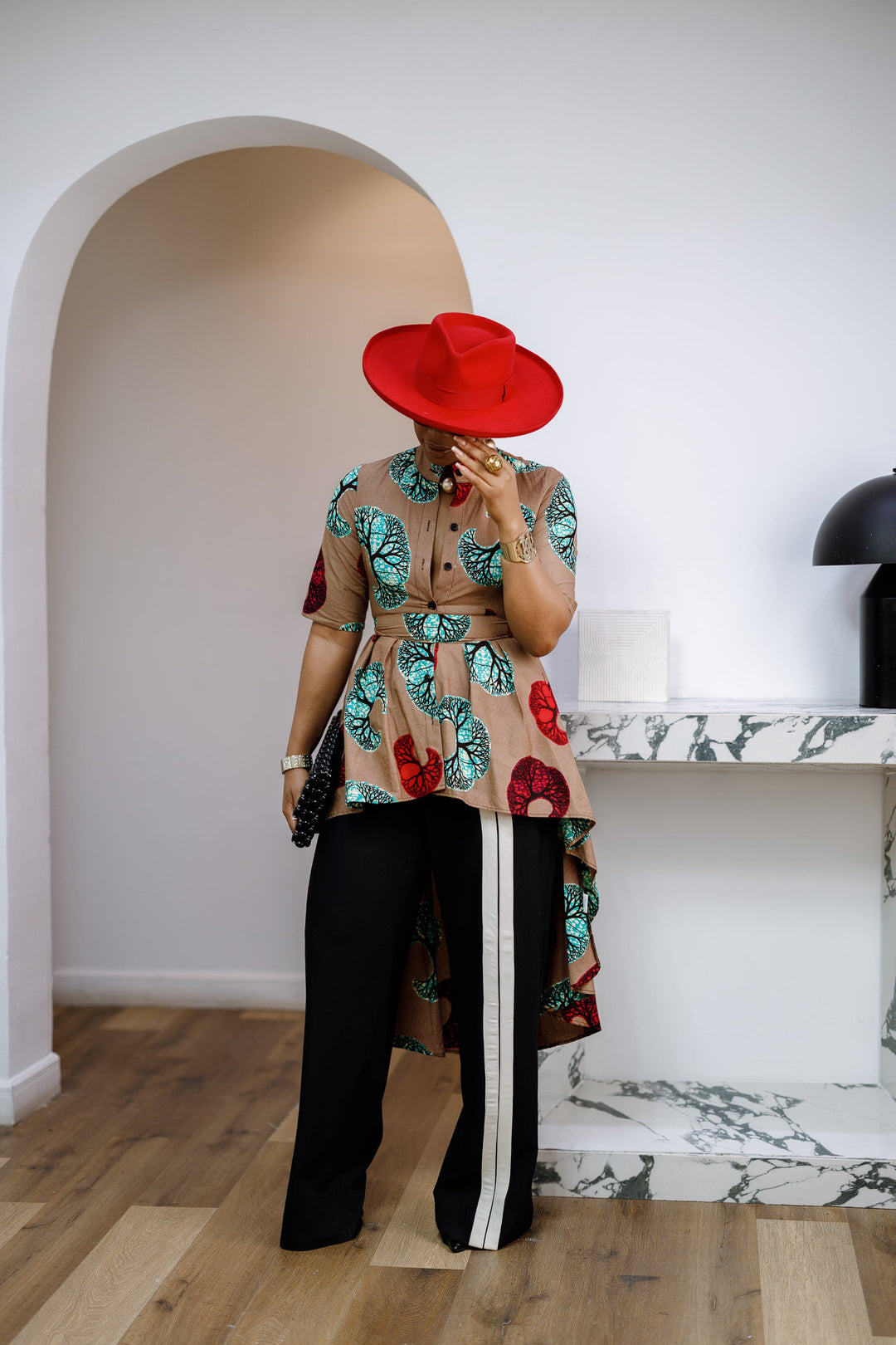 AFUA AFRICAN PRINT BUTTON-FRONT HIGH-LOW TOP [MULTICOLOR]